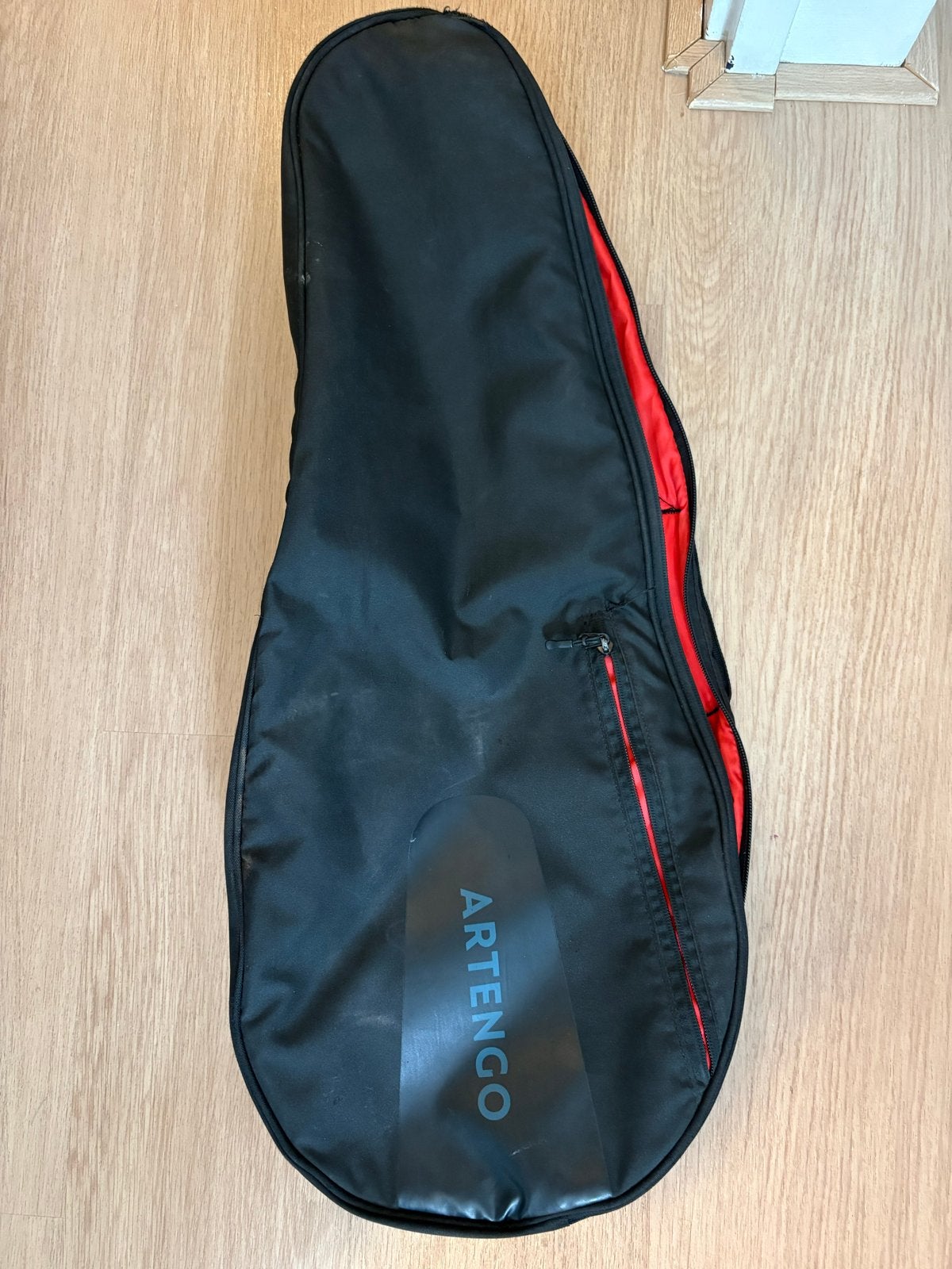 Artengo Tennisracket Hoes - Zwart met Rood, Sport en Fitness, Tennis, Ophalen, Gebruikt, Tas, Overige merken