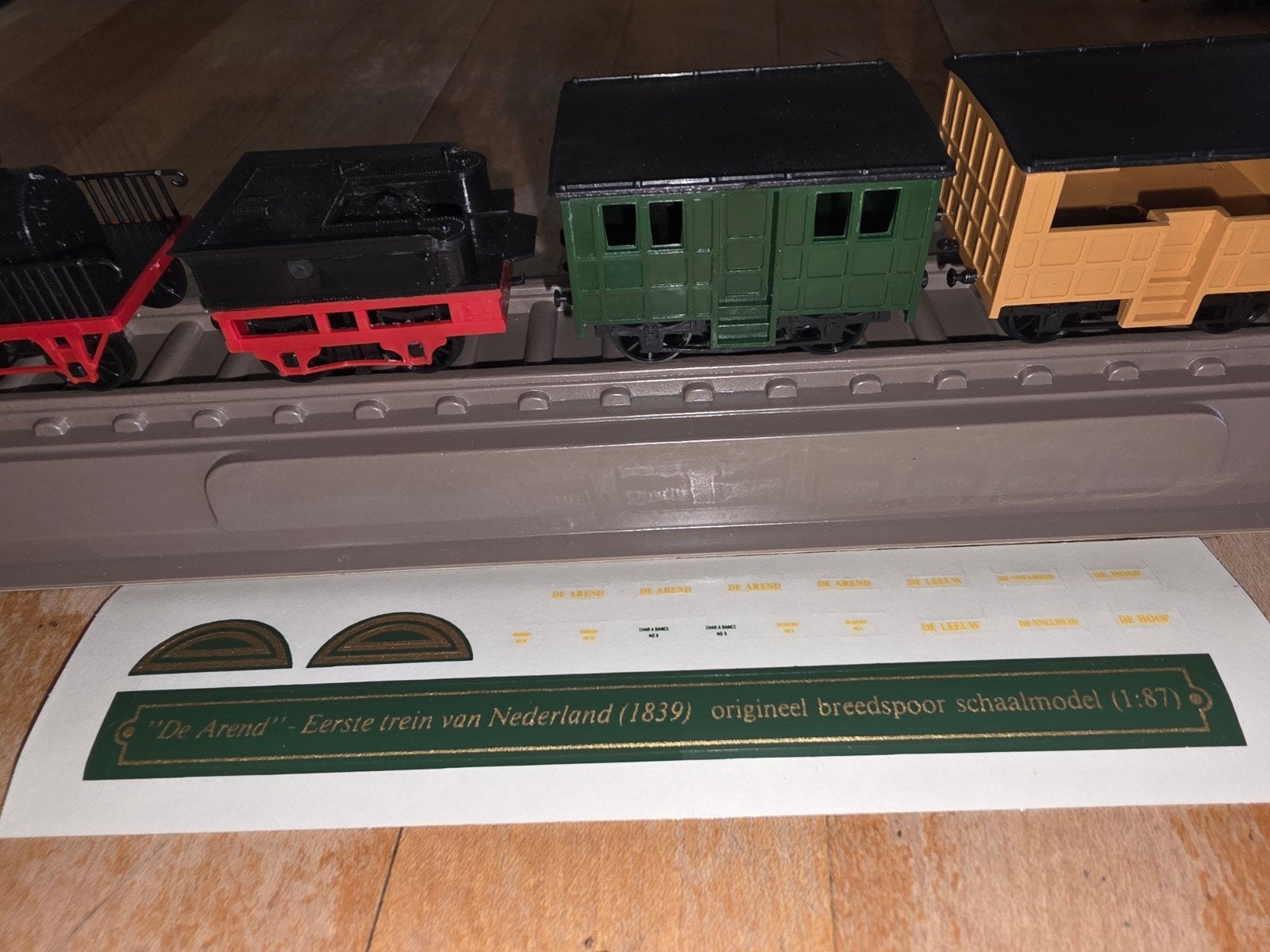 De Arend - Eerste Nederlandse breedspoortrein (schaal 1:87), Hobby en Vrije tijd, Overige merken, Treinset, Gelijkstroom of Wisselstroom