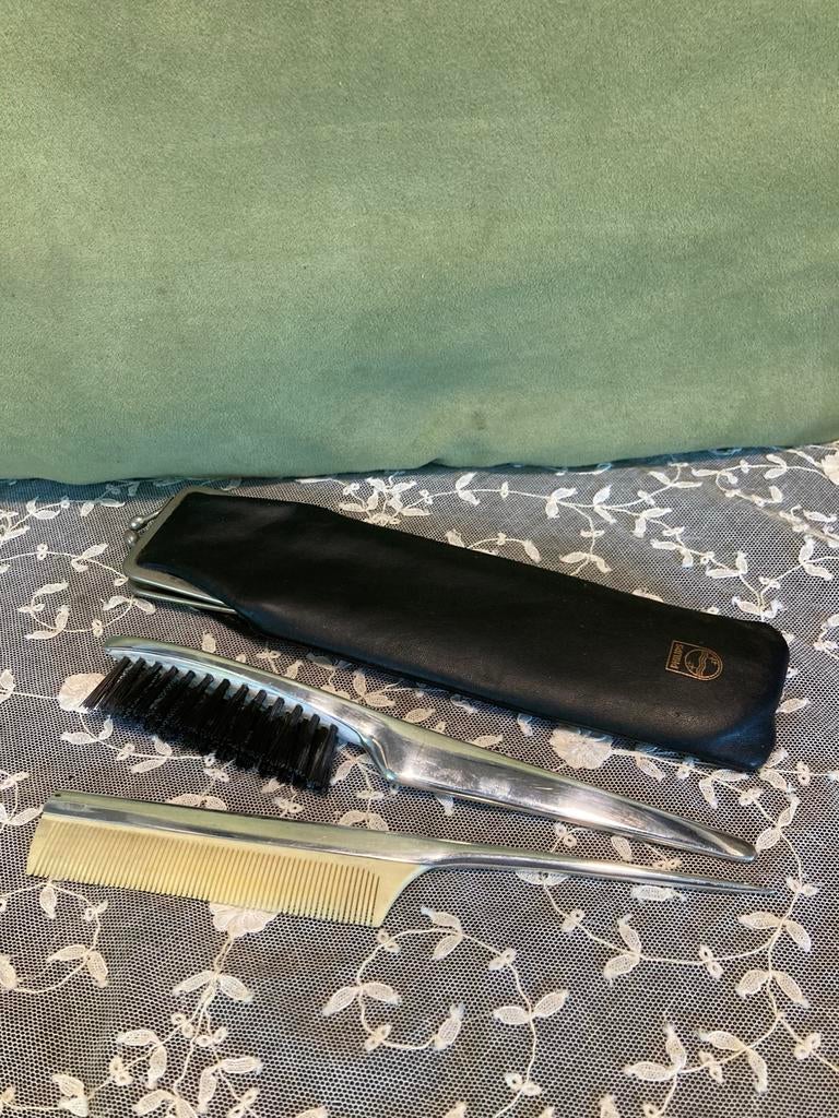Vintage etui met verzilverde kam en borstel (290424), Antiek en Kunst, Ophalen of Verzenden, Zilver