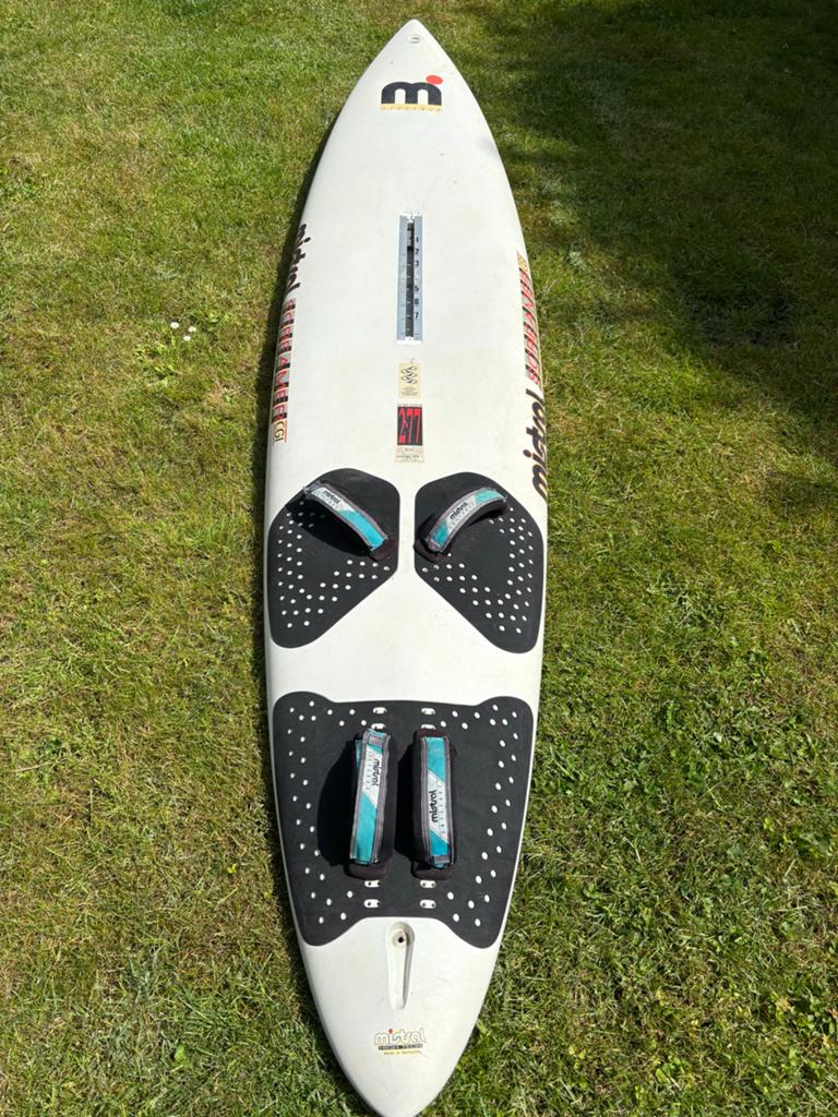 Mistral Screamer Windsurfplank - Klassieke Freerider, Ophalen, Met voetbanden, Gebruikt, Plank