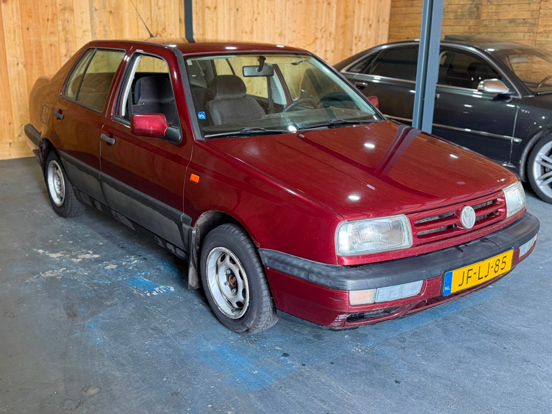 Volkswagen Vento 1.8 GL Sedan Automaat Thermotronic APK 2028, Auto's, Volkswagen, Gebruikt, 1781 cc, 90 pk, 500 kg