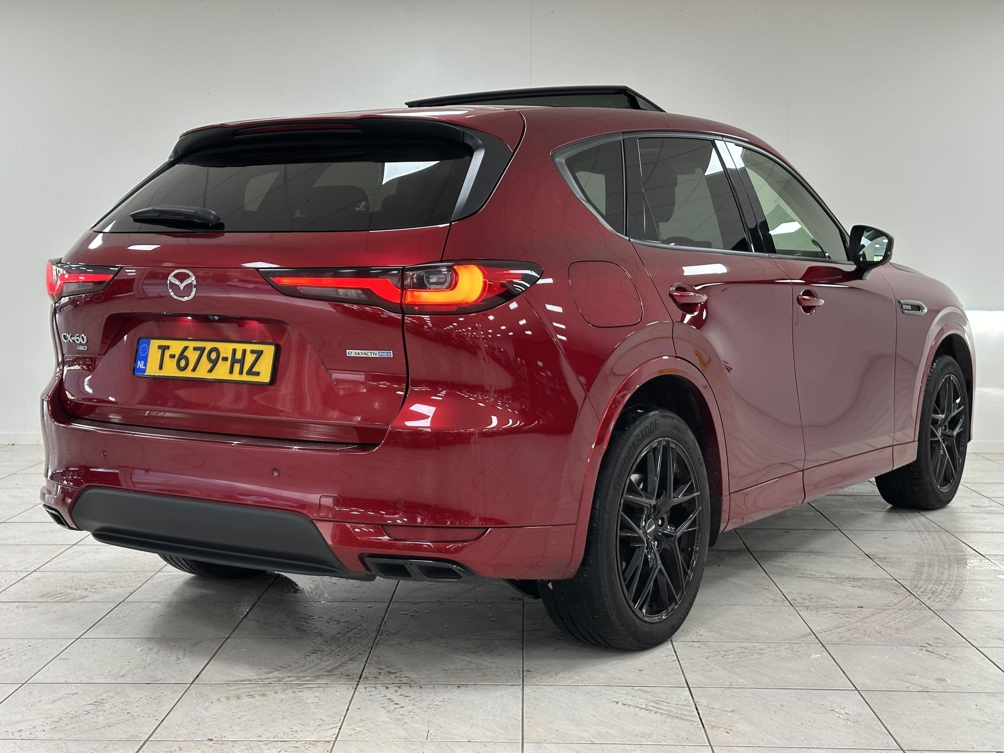 Mazda CX-60 2.5 e-SkyActiv PHEV Takumi ELEKT. WEGKLAPBARE TR, Auto's, Stof, Gebruikt, 4 cilinders, Met garantie (alle)