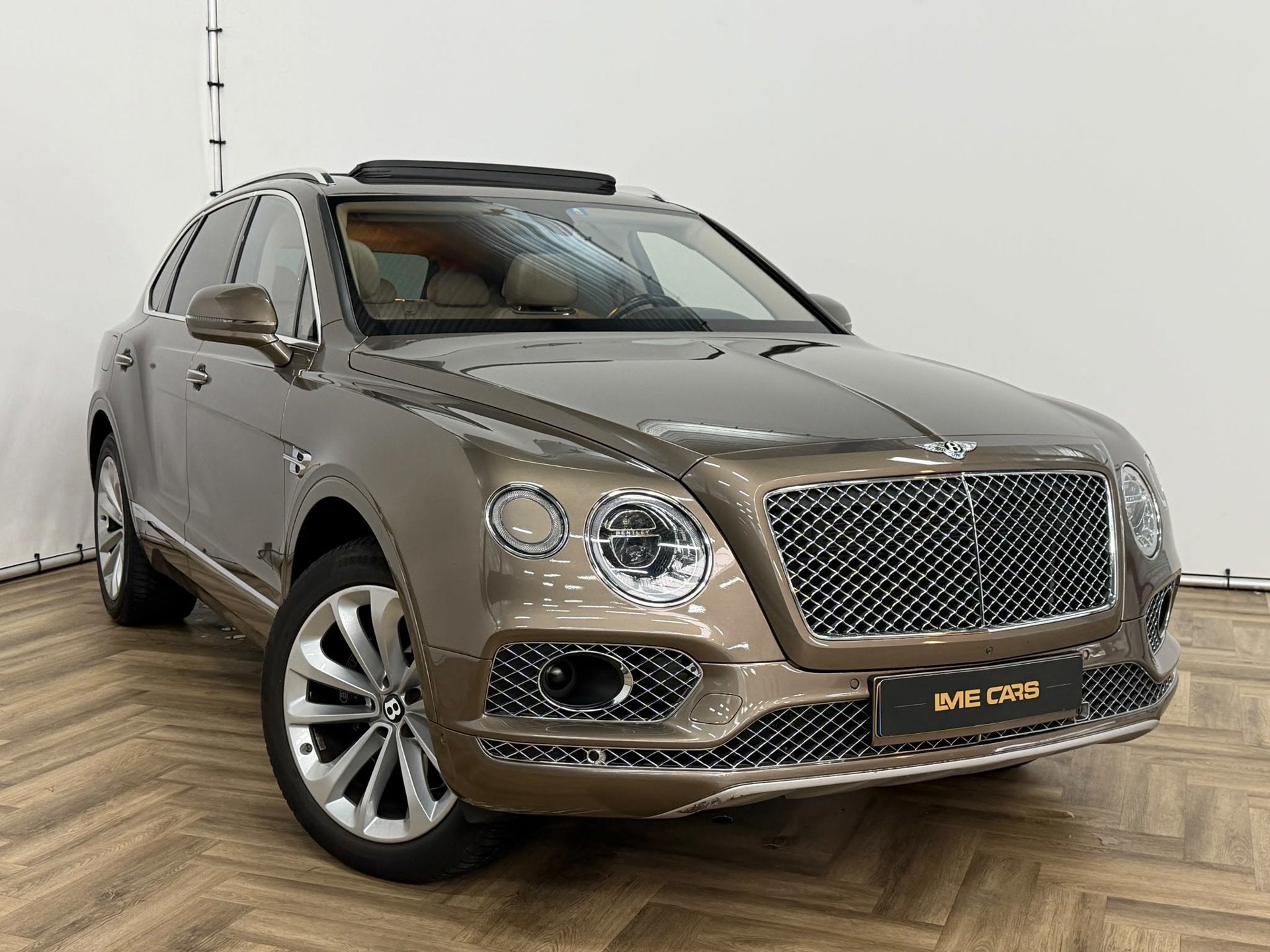 Bentley Bentayga 6.0 W12|NAP|1e EIGENAAR|INRUIL MOGELIJK|, Auto's, Gebruikt, Bedrijf, Vierwielaandrijving, SUV of Terreinwagen