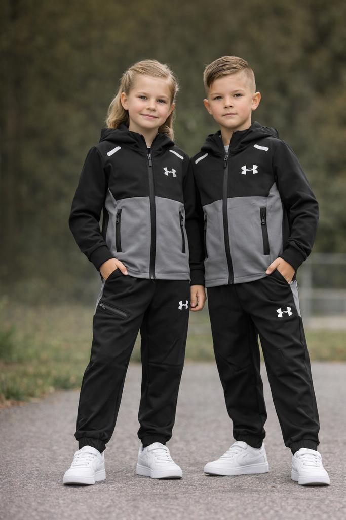 Under Armour kinderpak zwart/grijs, Kinderen en Baby's, Kinderkleding | Overige, Nieuw, Jongen of Meisje, Ophalen of Verzenden