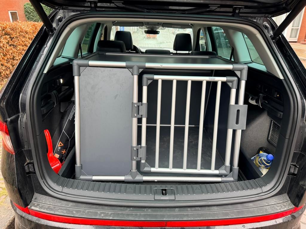 Trixie honden autobench transportbox maat Large, Dieren en Toebehoren, Transportboxen, Ophalen, Zo goed als nieuw