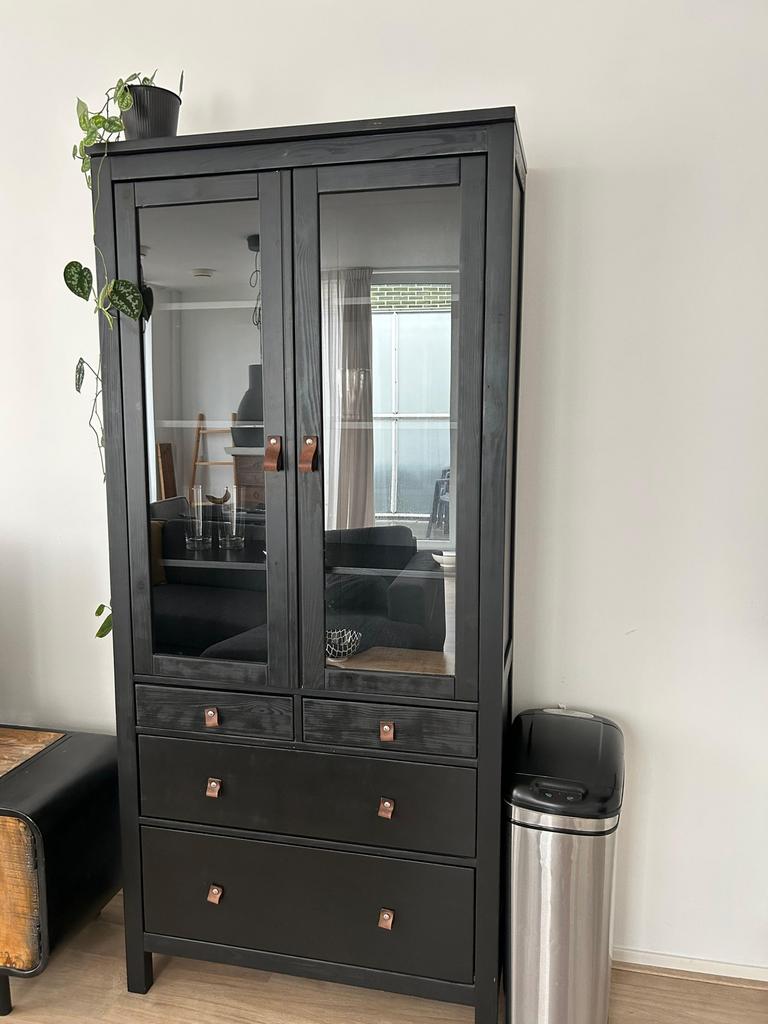 IKEA Vitrinekast - Zwart, Ophalen, Met deur(en), Glas, 50 tot 100 cm