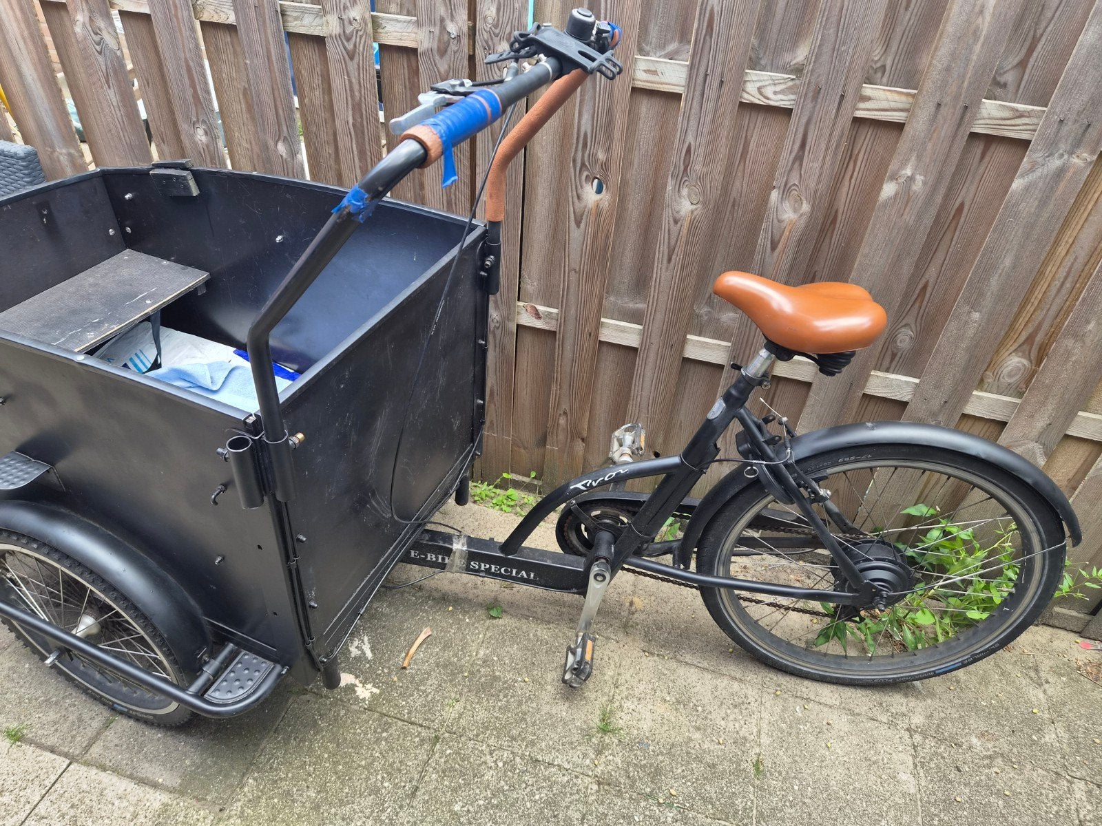 Niet-elektrische bakfiets in goede staat, Gebruikt, Velgrem, 2 kinderen, Ophalen