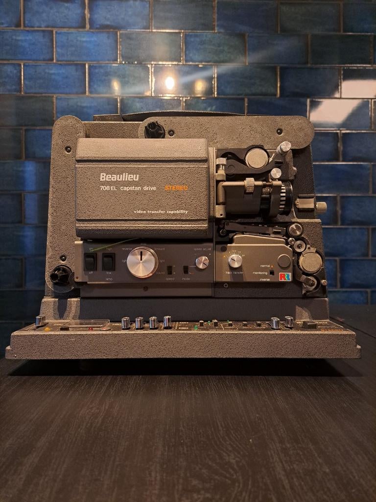 Beaulieu 708 EL Capstan Drive Super 8 Filmprojector, Audio, Tv en Foto, Beamers, Gebruikt, Overige technologieën, Overige resoluties