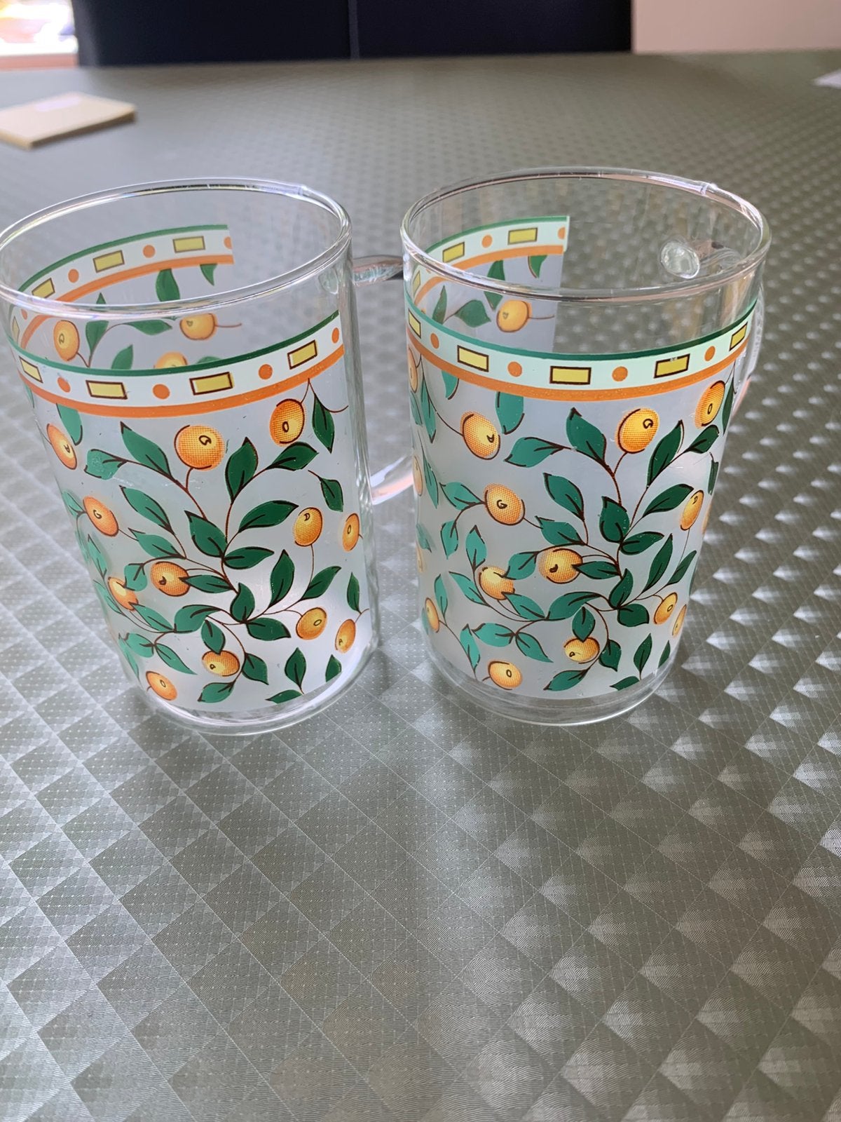 Koffietijd 2 theeglazen, diep bord, ovenschaal, Ophalen of Verzenden, Bord(en), Overige stijlen, Glas