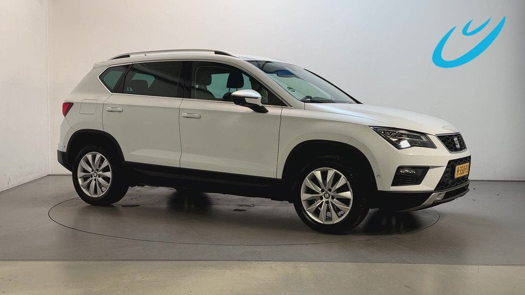 Seat Ateca 1.0 EcoTSI Style Business Intense Camera Navigati, Voorwielaandrijving, Gebruikt, Met garantie (alle), Wit