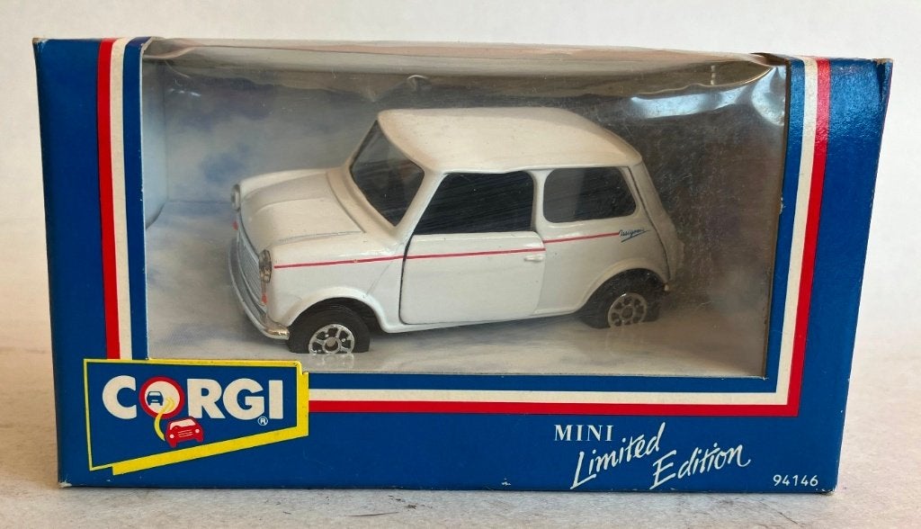 MINI ISSIGONIS wit Corgi # 94146., Ophalen of Verzenden, Zo goed als nieuw, Auto