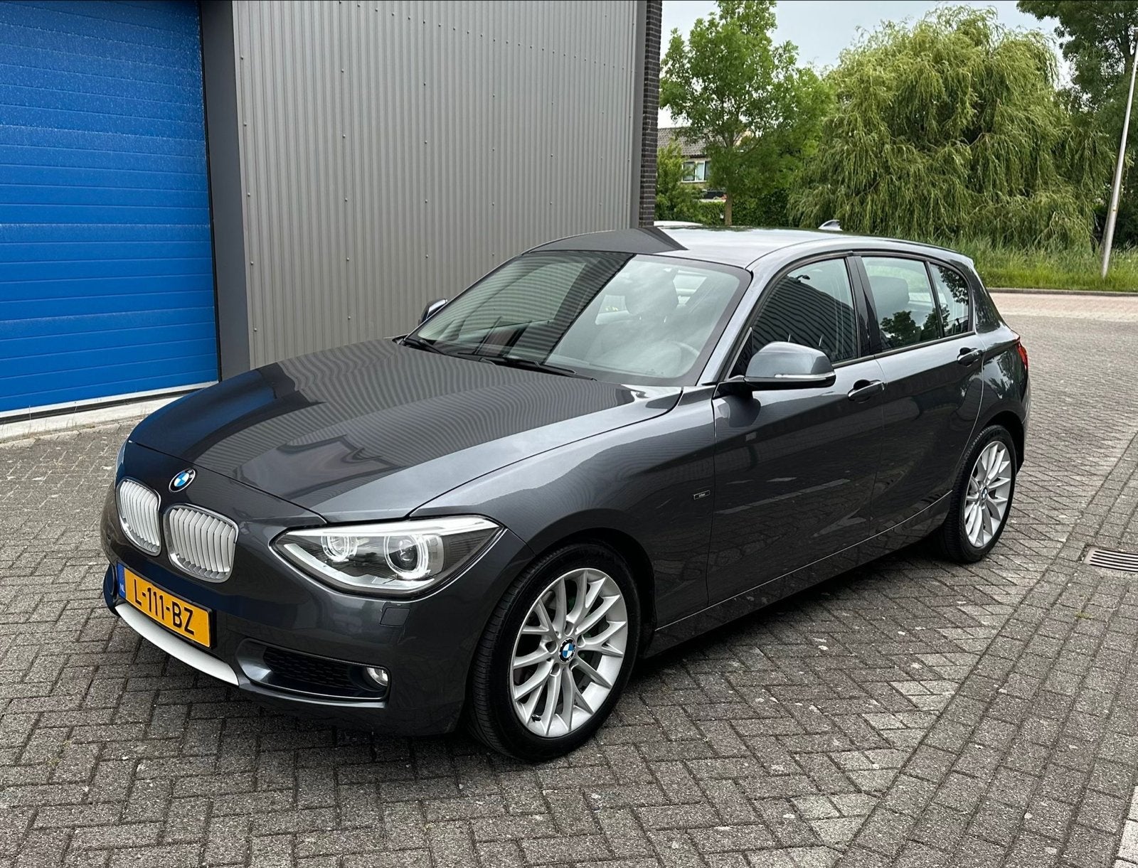 BMW 1-Serie 116I 100KW 5DR 2011 Grijs, Auto's, 1-Serie, 4 cilinders, 1200 kg, Hatchback