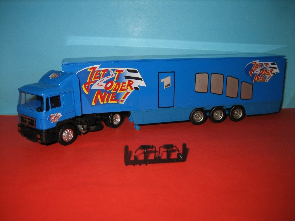 Jetst oder nie  MAN met oplegger  AWM, Ophalen of Verzenden, Zo goed als nieuw, Bus of Vrachtwagen, AWM