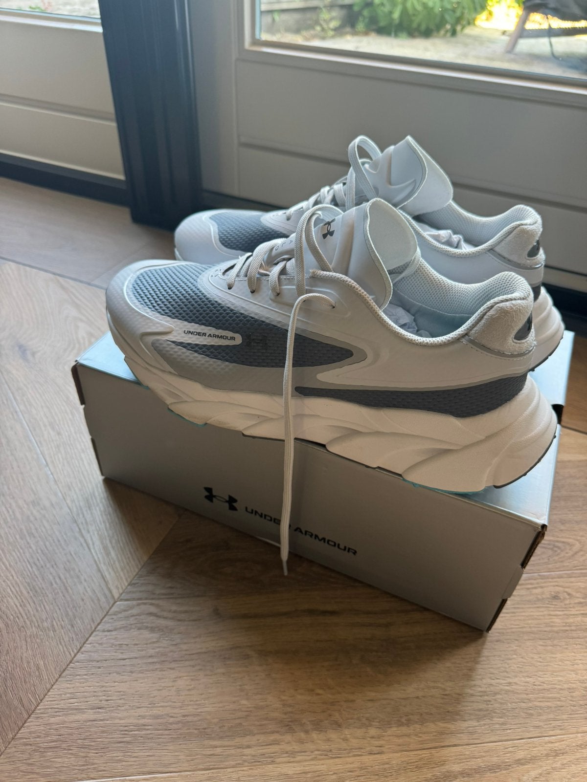 Under armour halo golfschoenen maat 44,5, Sport en Fitness, Golf, Ophalen of Verzenden, Zo goed als nieuw, Schoenen
