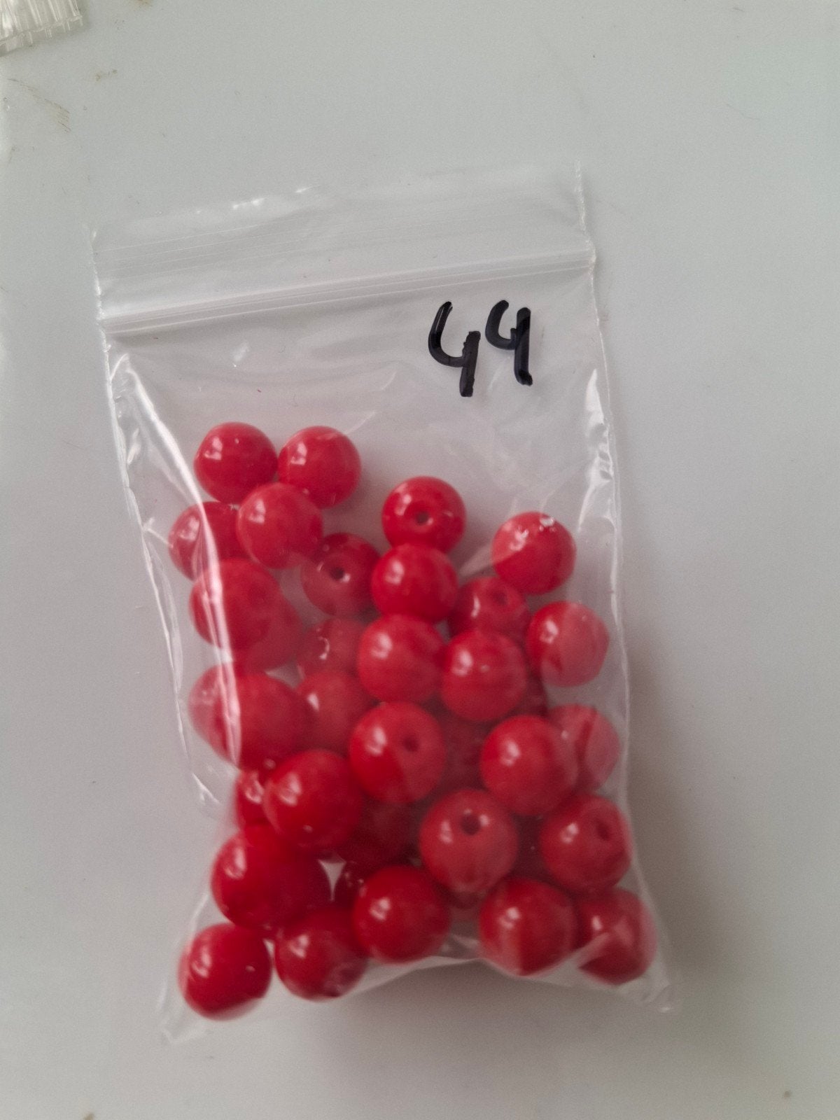 44 stuks 8 mm glaskralen rood kralen partij, Kraal, -, -, Nieuw