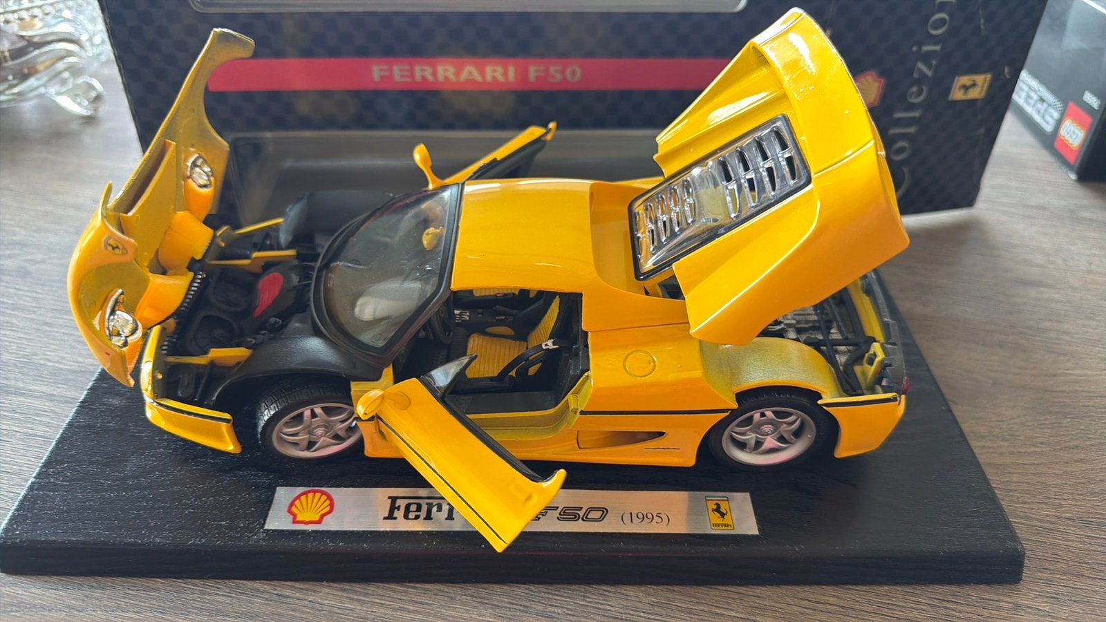Te koop inclusief doos. Ferrari F50 1:18 shell editie, Hobby en Vrije tijd, Modelauto's | 1:18, Verzenden, Zo goed als nieuw, Maisto