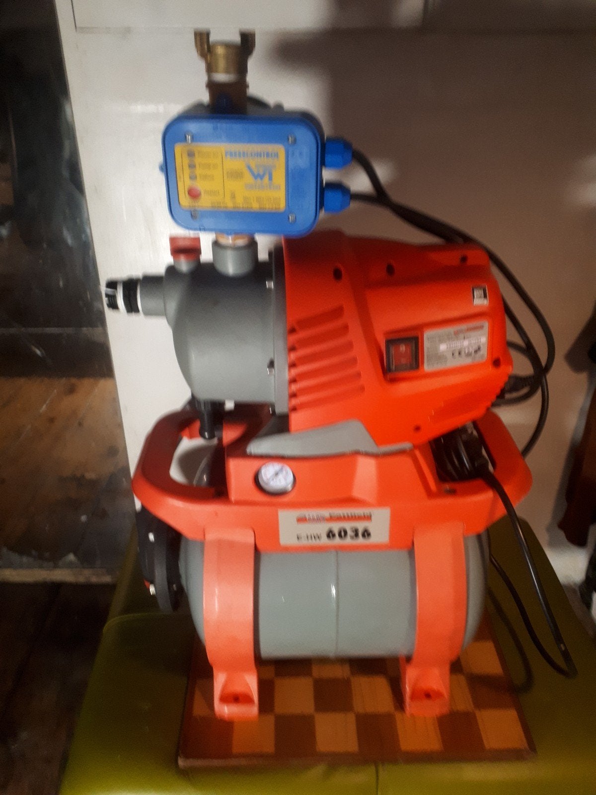 Hydrofoor met droogloop beveiliging, Ophalen of Verzenden, Zo goed als nieuw, Elektrisch, Hydrofoorpomp