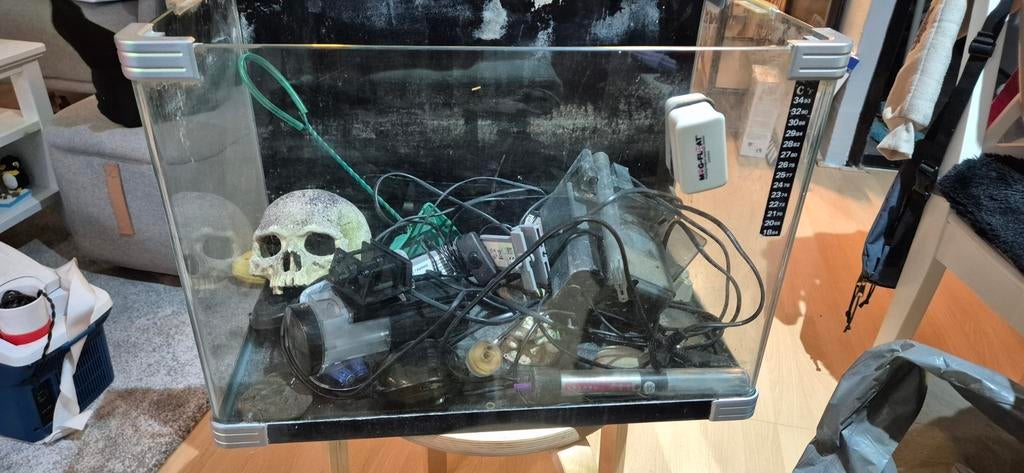 Aquarium met toebehoren  maten staan in de foto's, Ophalen, Gebruikt, Leeg aquarium