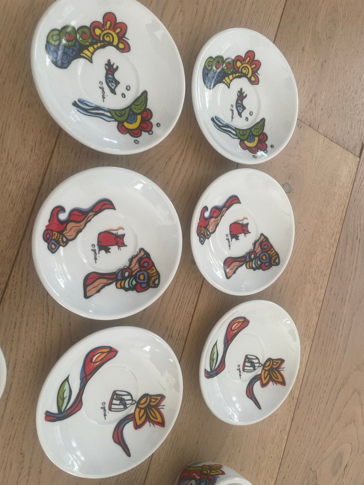 Set kopjes met schotels - Josien Broeren, Ophalen, Keramiek, Vintage, Zo goed als nieuw