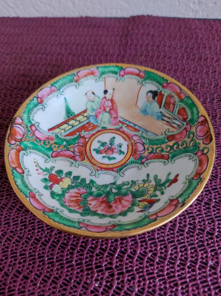 Antiek Chinees porseleinen schoteltje, handgeschilderd, Antiek en Kunst, Ophalen of Verzenden