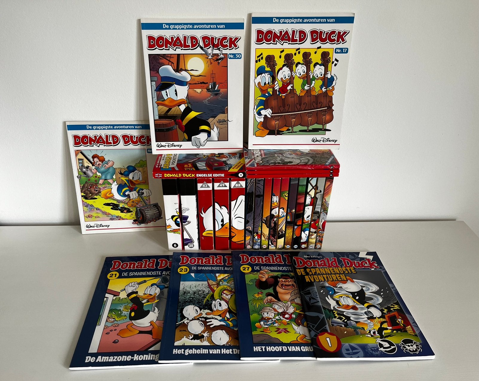 26 Donald Duck pockets en stripboeken, Meerdere comics, Ophalen of Verzenden, Gelezen, Europa