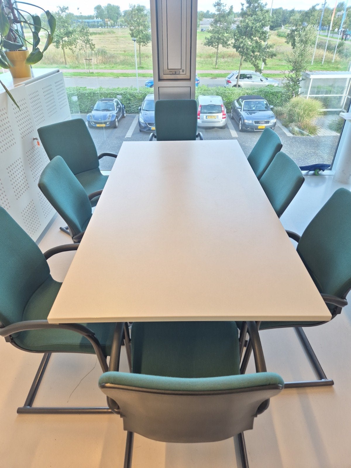 arend 230 - 8 vergaderstoelen - zo goed als nieuw, Huis en Inrichting, Ophalen, Overige kleuren, Zo goed als nieuw, Metaal