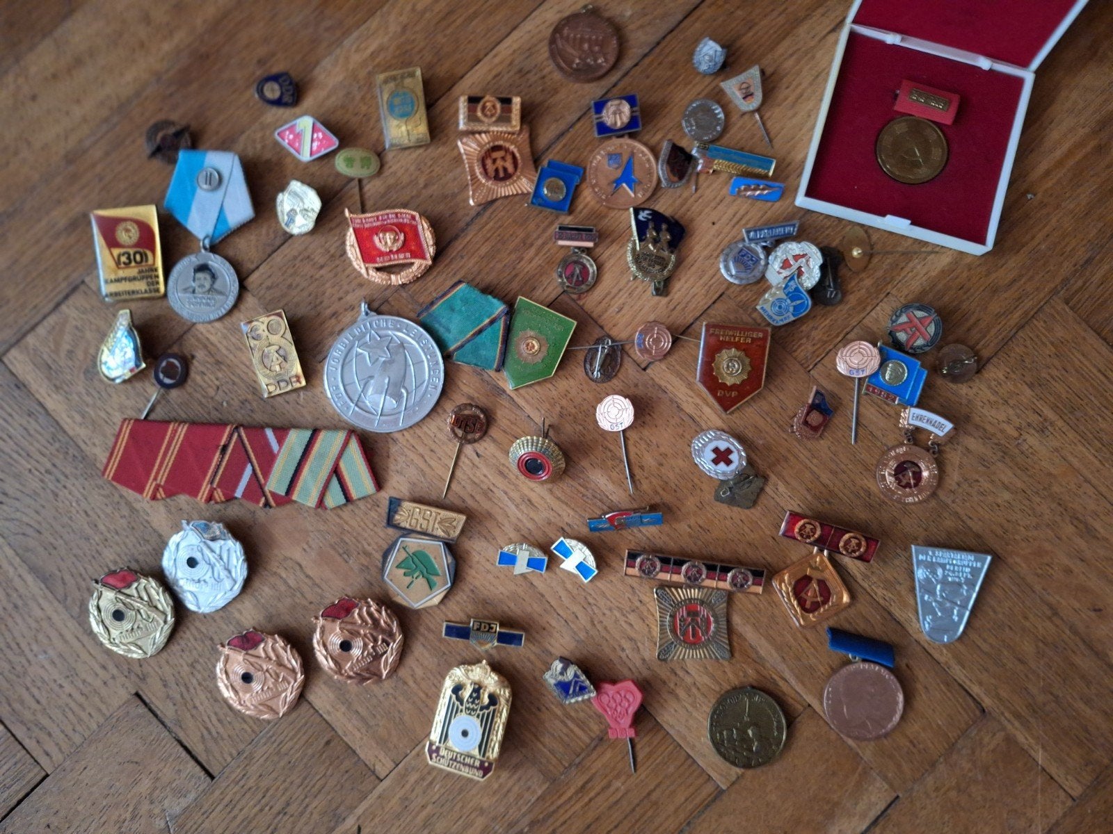 DDR speltjes, Ophalen of Verzenden, Landmacht, Duitsland, Embleem of Badge