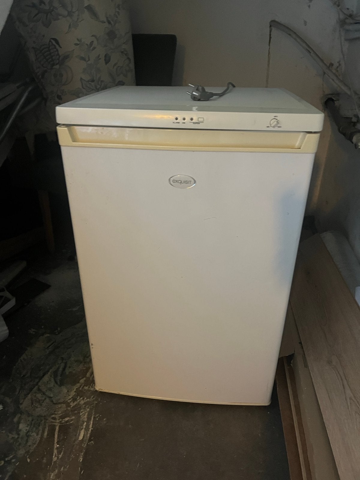 Exquisit vriezer met 4 lades, Gebruikt, 100 tot 150 liter, Met aparte vriezer, 45 tot 60 cm