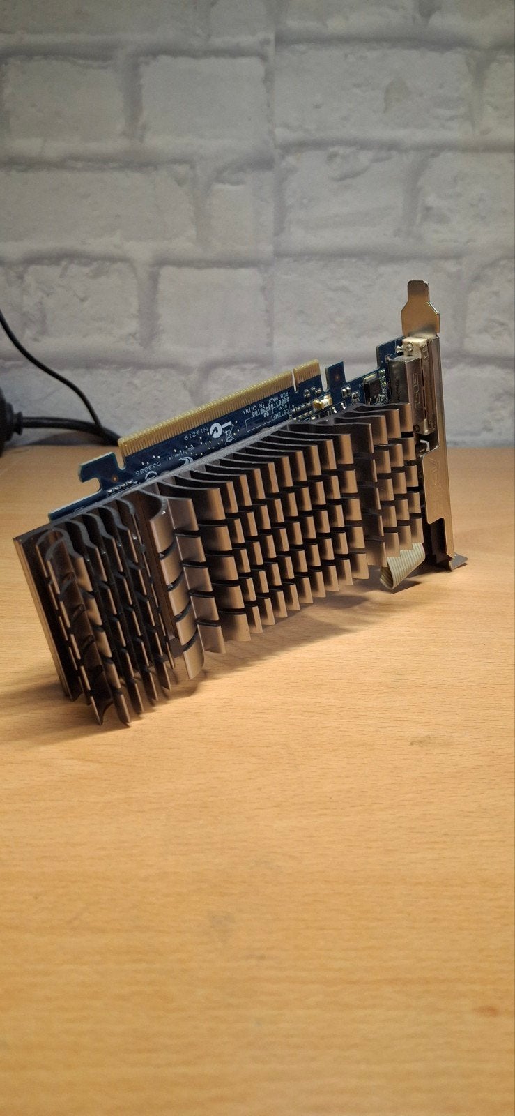 asus geforce gt 210, Computers en Software, PCI-Express 2, GDDR3, VGA, Ophalen of Verzenden