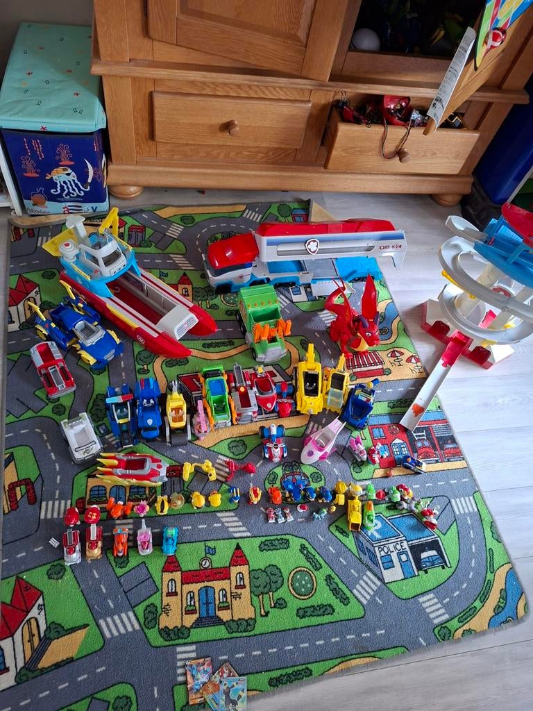 Grote Paw Patrol speelgoedcollectie met uitkijktoren, Ophalen of Verzenden, Gebruikt