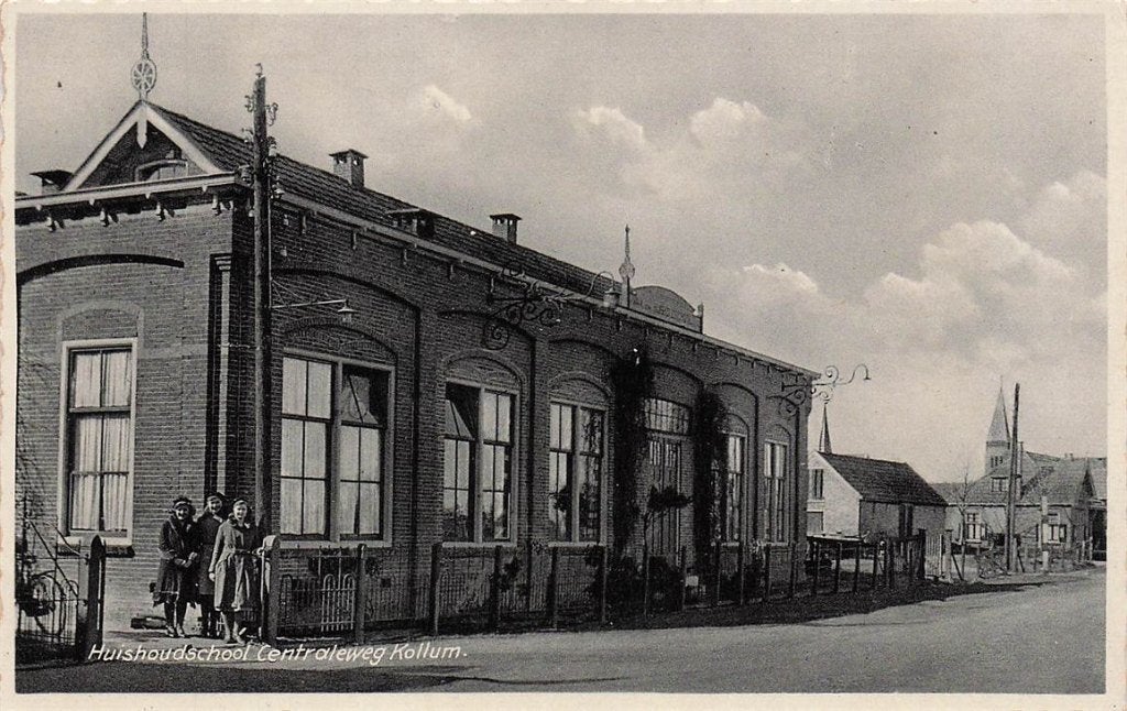 703-450-029 Huishoudschool Centraleweg Kollum, Verzenden, Voor 1920, Friesland