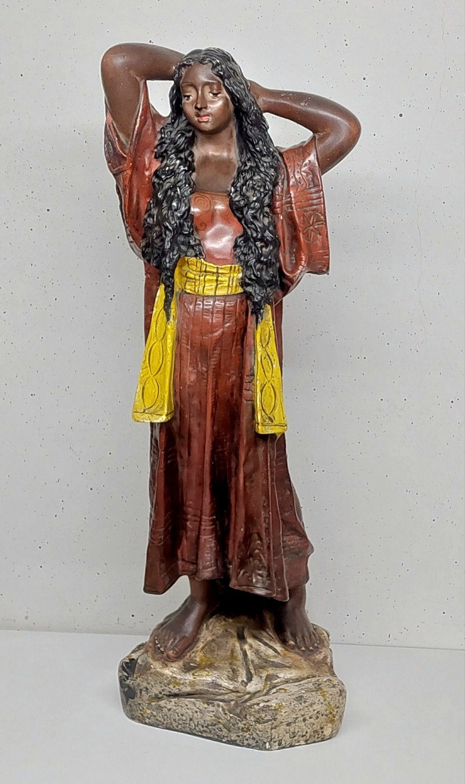 Oud groot gipsen beeld (75 cm!) van exotische vrouw, Ophalen