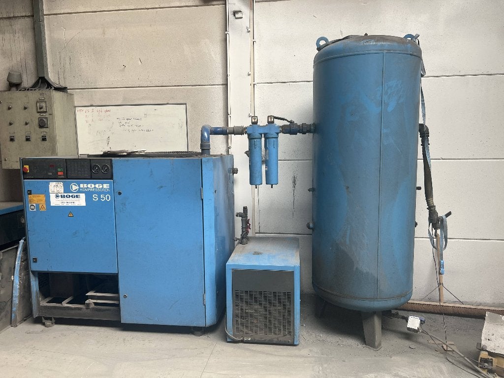 Complete set: BOGE S 50 Schroefcompressor + Droger + Ketel, Doe-het-zelf en Verbouw, Compressors, Ophalen, Gebruikt, 800 liter/min of meer