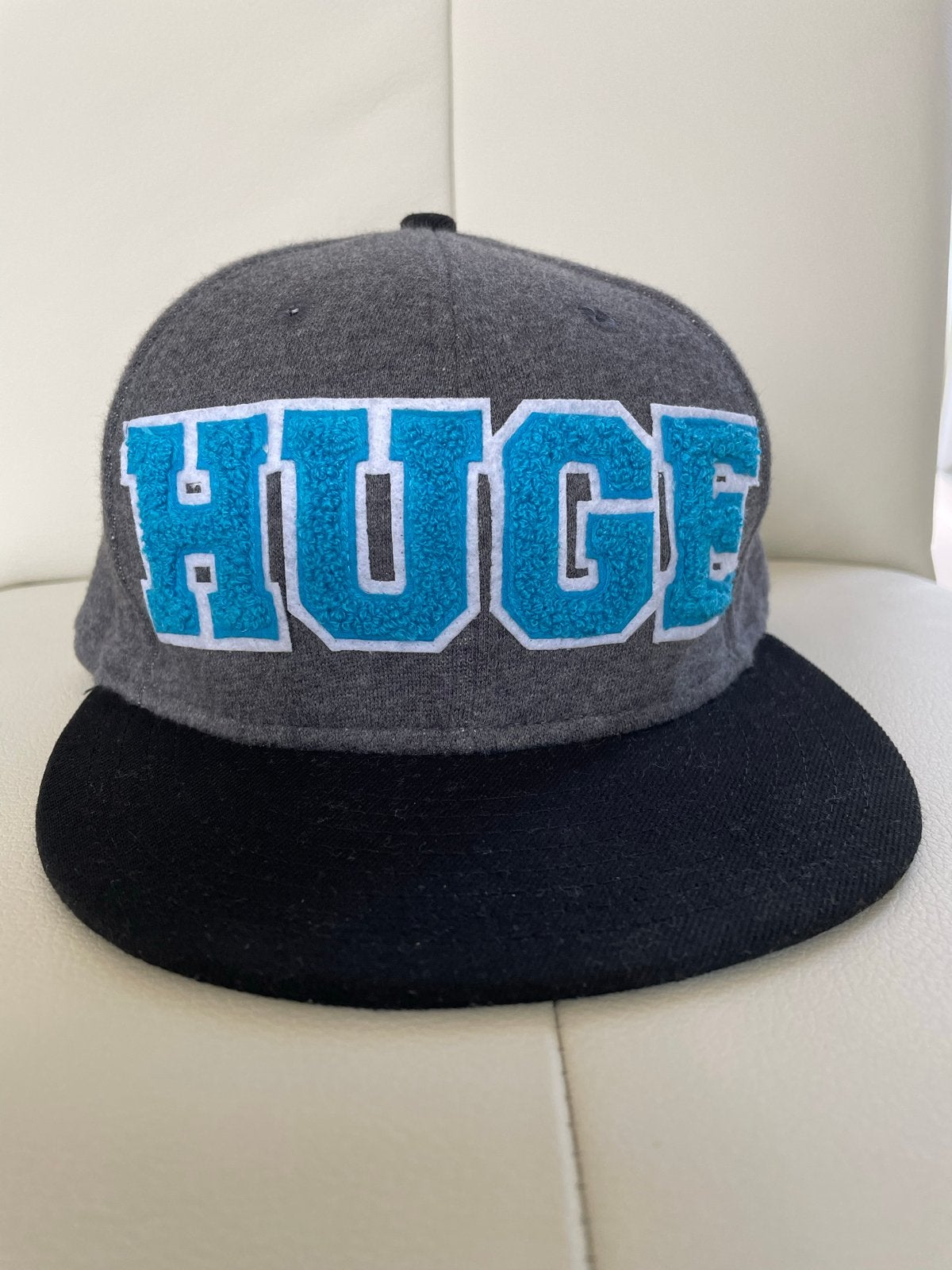 New Era The Hundreds "HUGE" l Pet - Maat 56.8cm, Ophalen of Verzenden, Zo goed als nieuw, Pet