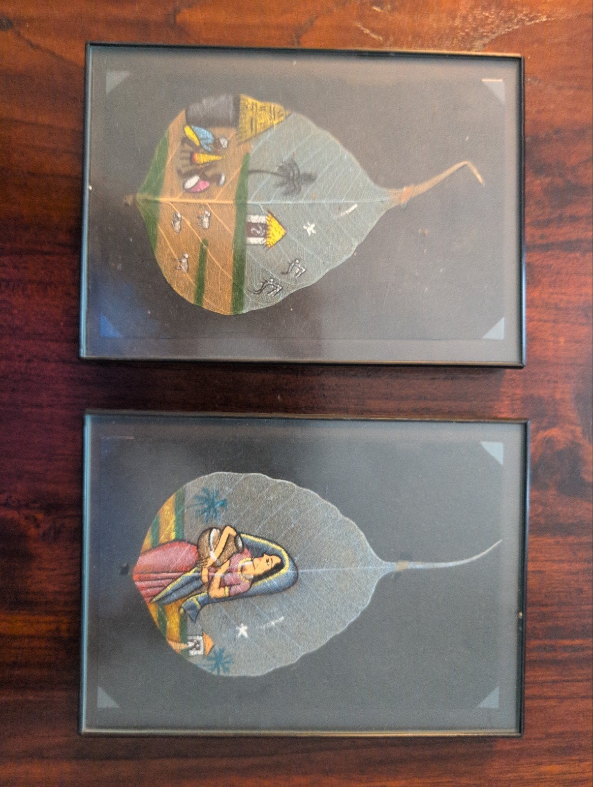 2 Indiase miniatuurschilderijen op skeletbladeren, Schilderij, Natuurlijk materiaal, India, Geschilderd