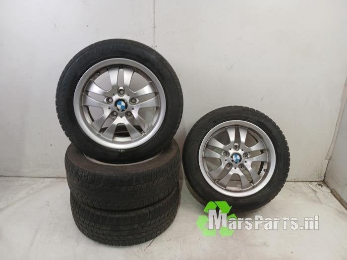 Velgen set + winterbanden van een BMW 3-Serie, Gebruikt, -, -, Ophalen of Verzenden