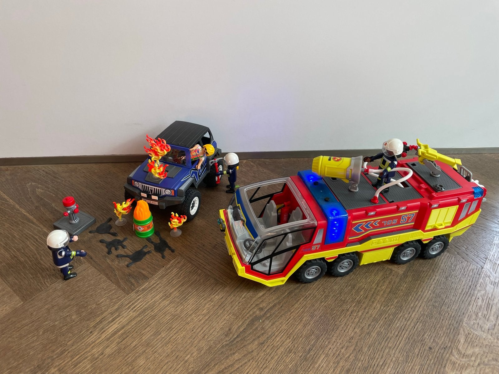 Playmobil City Brandweer Set 70557: Brandweerwagen & Jeep, Ophalen of Verzenden, Zo goed als nieuw, Jongen of Meisje