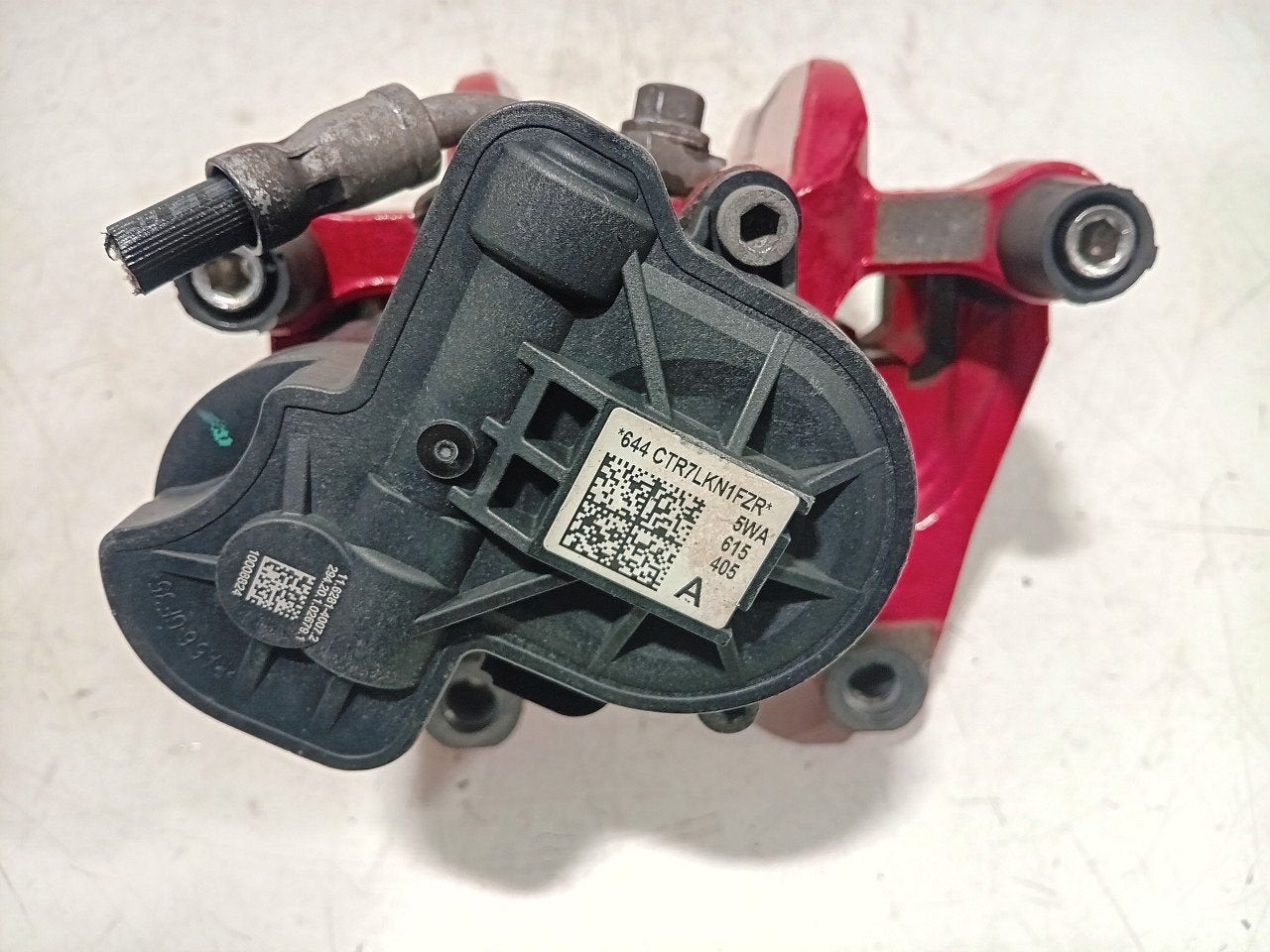 Remklauw links achter Volkswagen Golf, Onderdelen@venauto.nl, Van der Ven Autorecycling B.V., Gebruikt, Ettenseweg 76, 4706 PB Roosendaal, The Netherlands