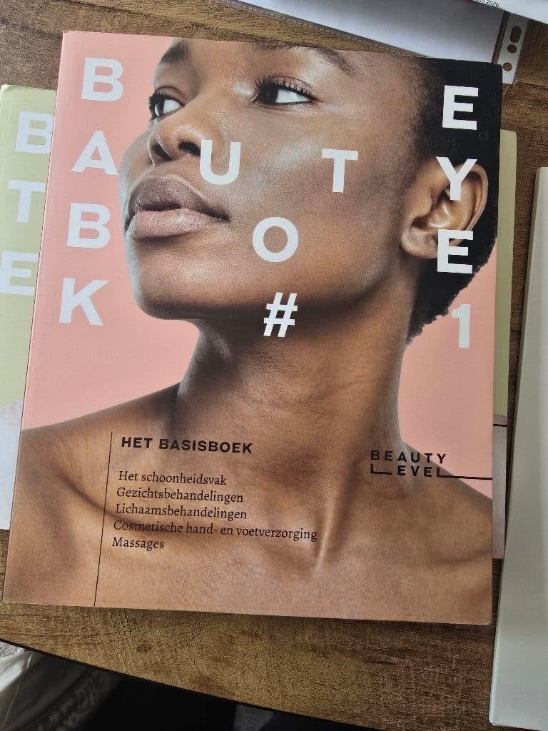 2 Beauty level boeken 1de druk, Diverse auteurs, Ophalen of Verzenden, Zo goed als nieuw, MBO
