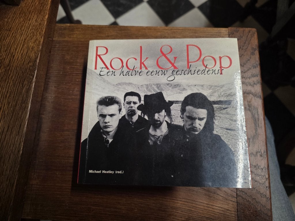 Rock & Pop: Een halve eeuw geschiedenis - Michael Heatley, Gelezen, Ophalen of Verzenden, Michael Heatley, Genre of Stijl