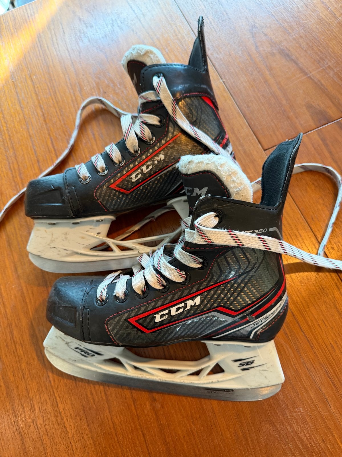 CCM FT350 IJshockeyschaatsen - Maat 33, Overige merken, Ophalen of Verzenden, Zo goed als nieuw, IJshockeyschaatsen