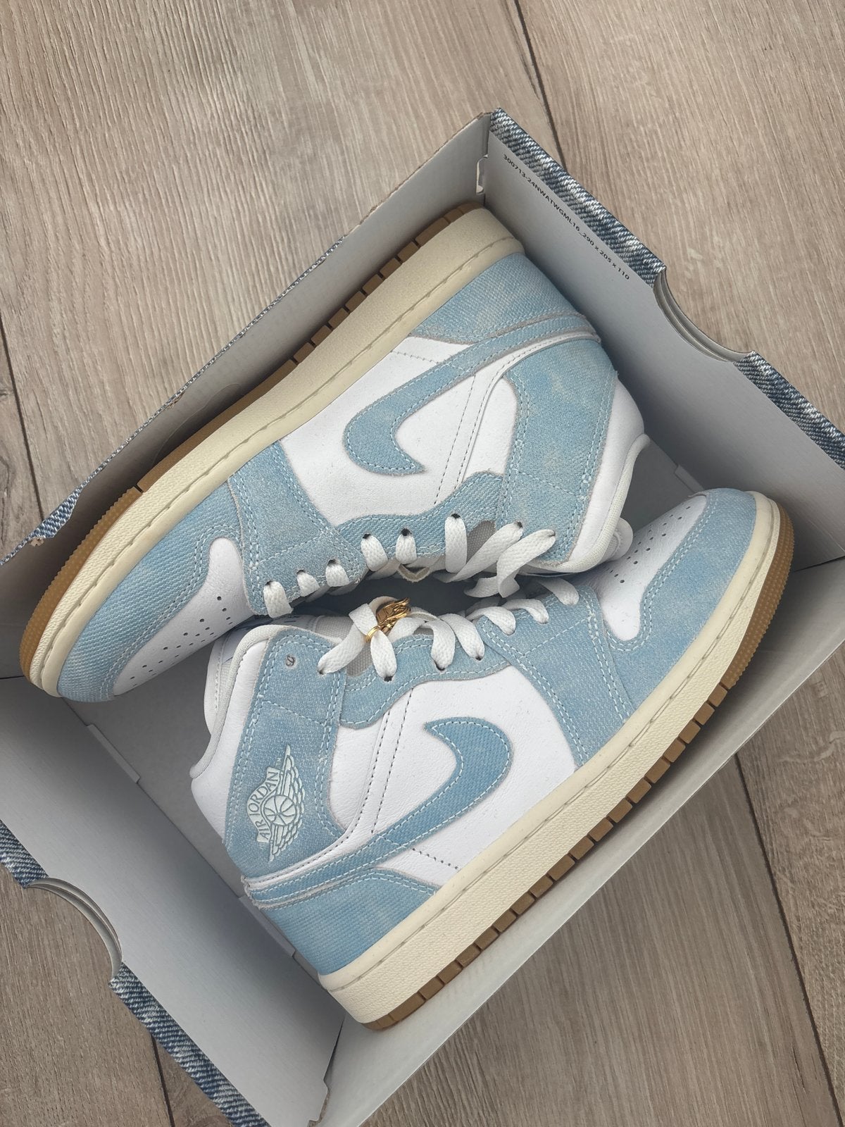 Nike Air Jordan 1 Mid SE Denimblauw Wit Goud Maat 38 Nieuw