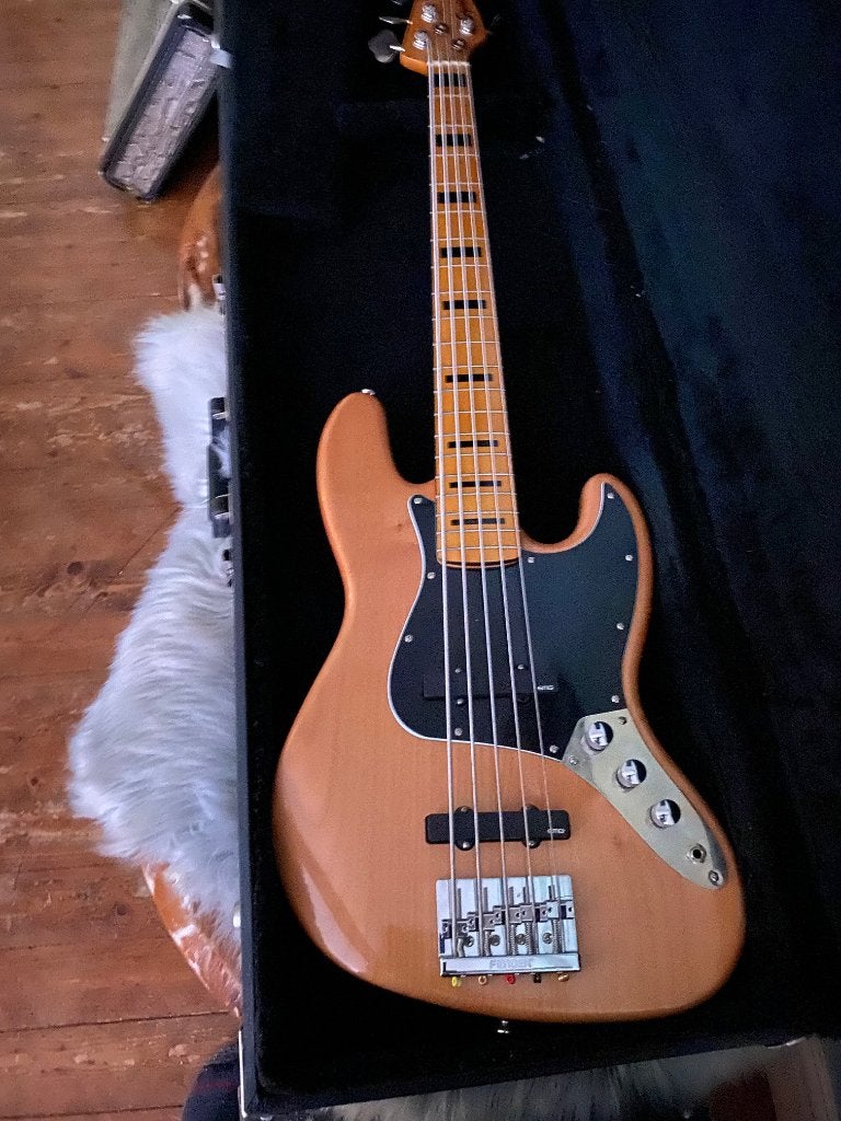 Squier Jazz Bass 5-snarig - Zo goed als nieuw, Muziek en Instrumenten, Ophalen, Zo goed als nieuw, Elektrisch, 5-snarig