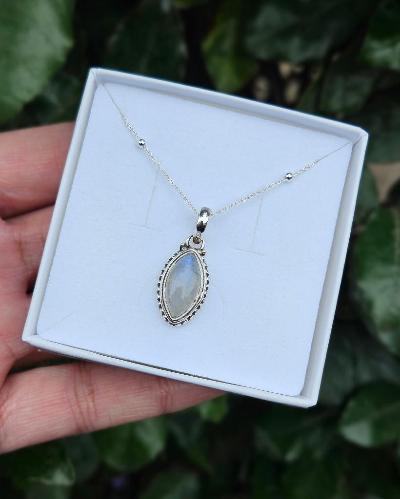 Maansteen Ketting Aylin - Echt Zilver, Info@lavicollection.com, Nieuw, Met edelsteen, LAVI
