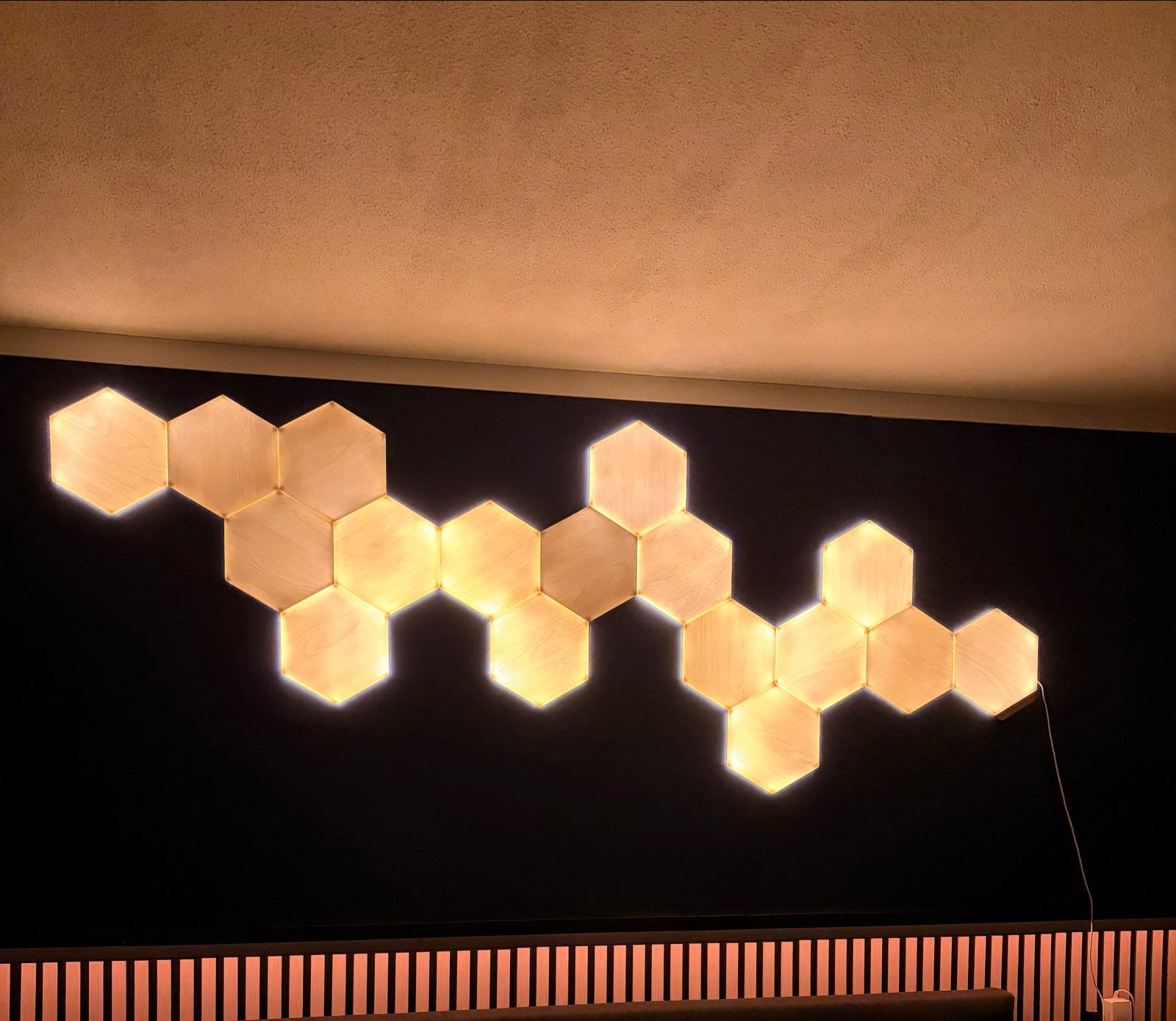 Nanoleaf Elements Houten Hexagon Lichtpanelen (18 stuks), Overige merken, Meerkleurig, Ophalen of Verzenden, Zo goed als nieuw