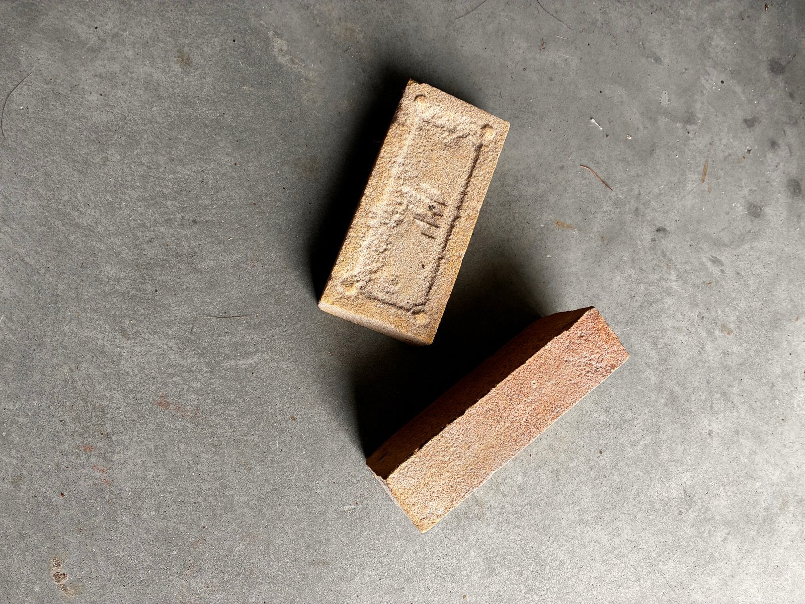Metselstenen geel gemêleerd - 63 stuks gratis, Doe-het-zelf en Verbouw, Ophalen, Nieuw, Bakstenen