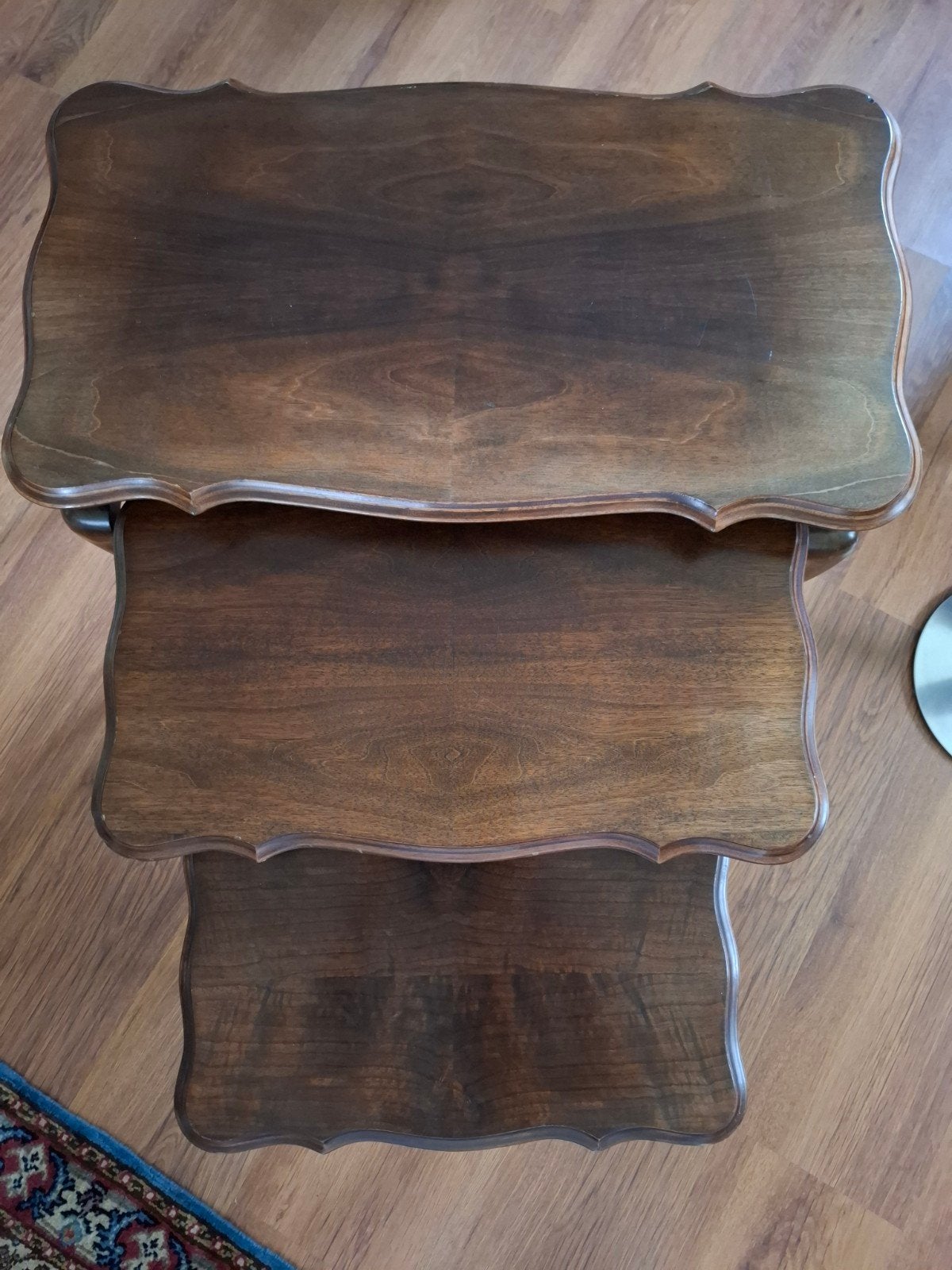 Antieke bijzettafels set van 3, wortelnotenhout, Antiek en Kunst, Ophalen