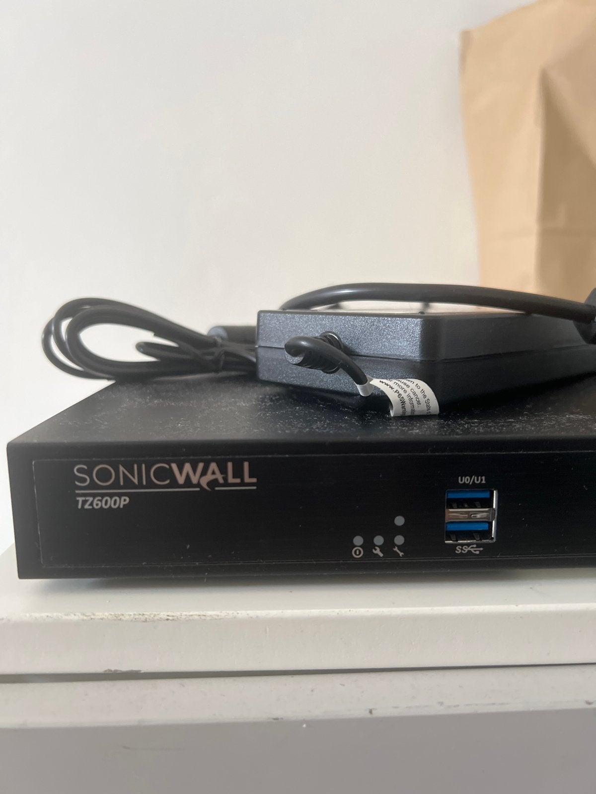 SonicWall TZ600P Firewall - Krachtige Beveiliging, Computers en Software, Netwerk switches, Ophalen, Gebruikt