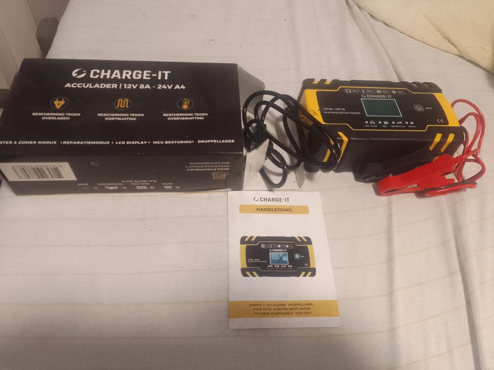 CHARGE-IT Acculader 12V 8A - 24V A4, Nieuw