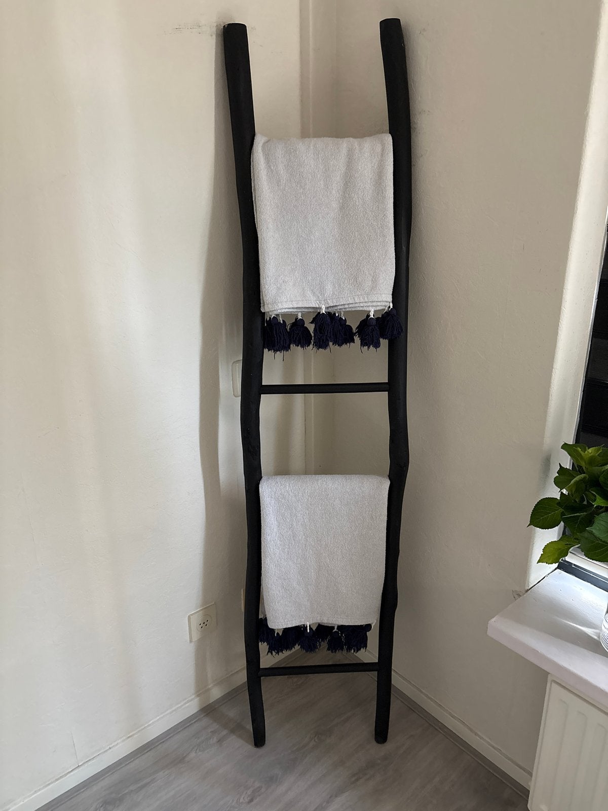 Houten Decoratie Ladder met plaid, Ophalen, Zwart, Met franjes/kwastjes, Zo goed als nieuw
